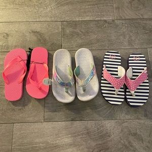 Girls lot sandals size 2/3
